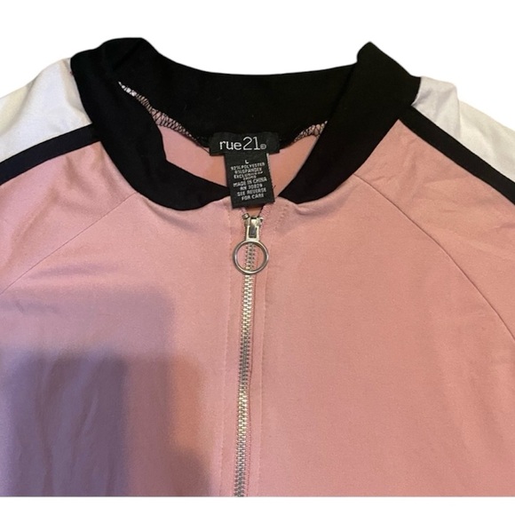 3/$20 Rue 21 crop top - Picture 3 of 4